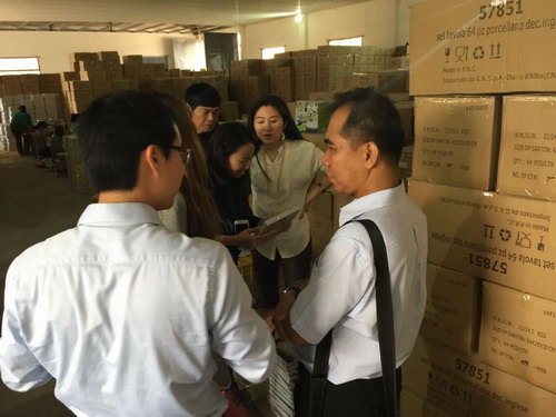 2015年3月17日馬來西亞投資發(fā)展局魯立山投資領事一行到我公司考察，公司總經(jīng)理陳向陽及總監(jiān)易妍籽等高層領導介紹了公司的生產(chǎn)經(jīng)營情況，并就與馬方合作的項目進行了詳談。