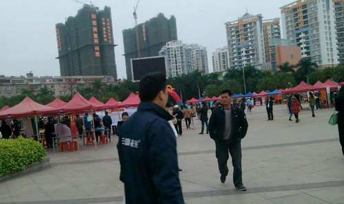 參加玉林市2015年“春風(fēng)行動(dòng)”企業(yè)用工大型招聘會(huì)