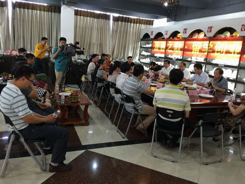 2015年7月22日，我公司舉辦“青春之歌 留學(xué)創(chuàng)業(yè)沙龍”系列聯(lián)誼活動(dòng)