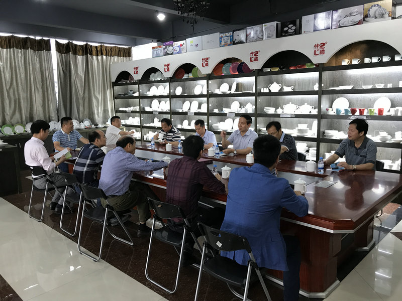 中共北流市委書記朱富庭到仲禮集團調(diào)研指導工作