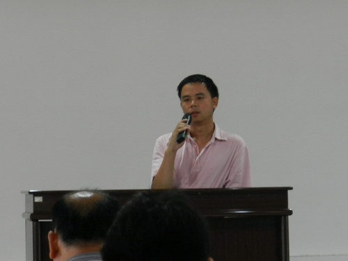 2012年7月28日技術科科長王偉通為我公司職員上《工藝紀律管理》培訓課。